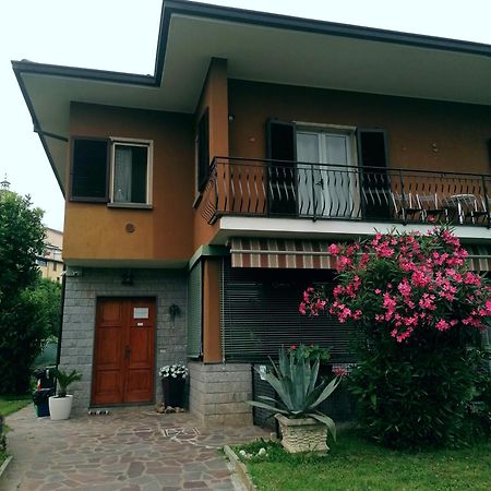 Casa Vacanze Mari, 派拉迪克 外观 照片