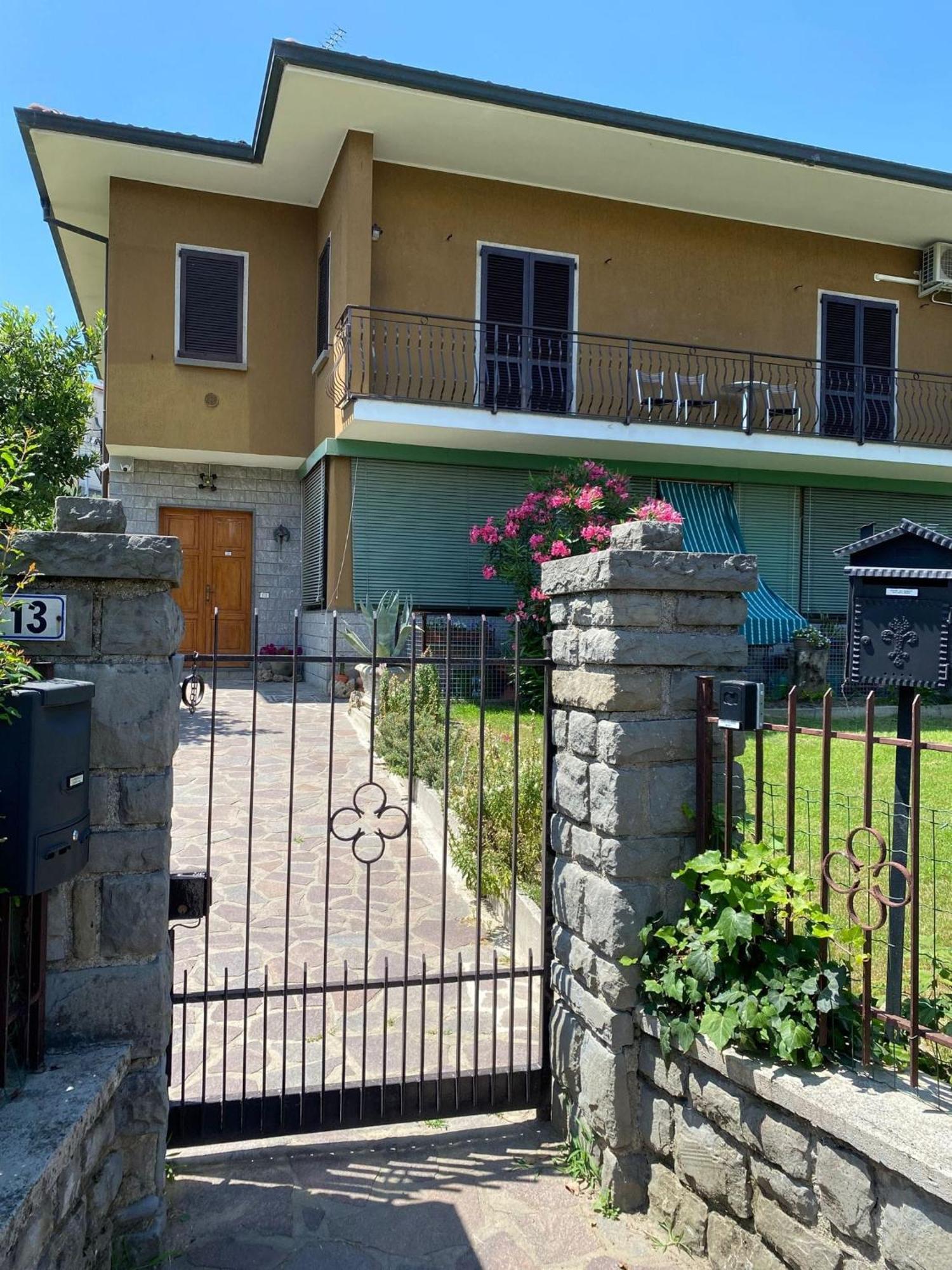 Casa Vacanze Mari, 派拉迪克 外观 照片